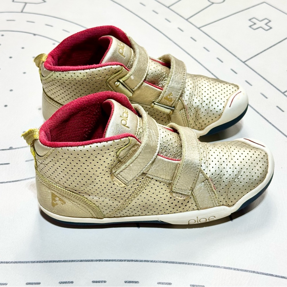 PLAE Max in Gold 2020 - Picture 5 of 13